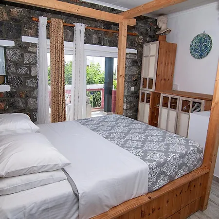 Pefkos Eye Pefki (Rhodes)