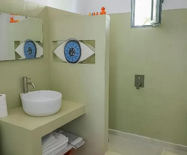 Eye * Pefki (Rhodes)