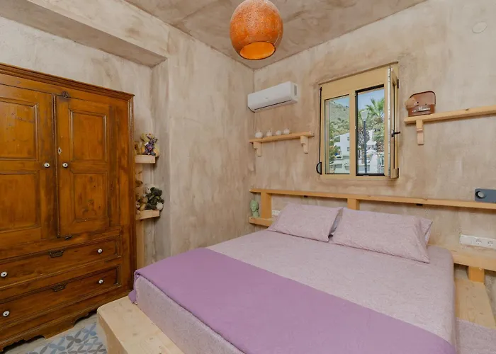 Eye * Pefki (Rhodes)